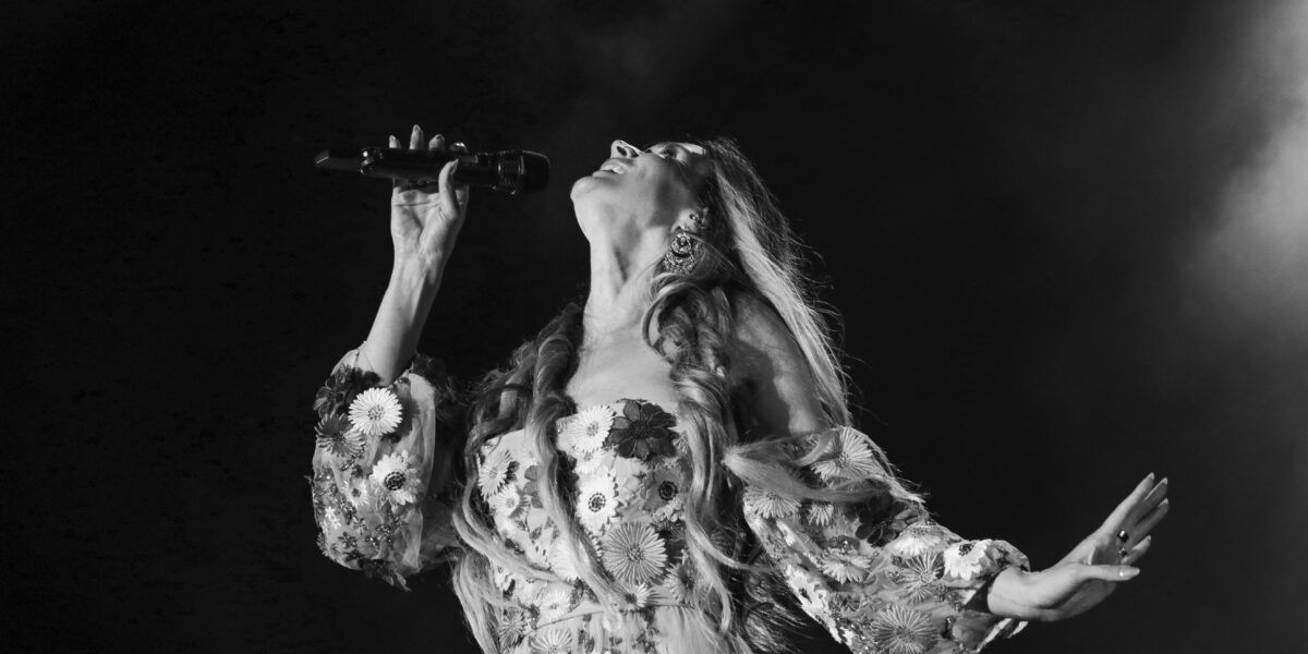 JOSS STONE: A INTERNACIONALIDADE DA ILHA DA MAGIA