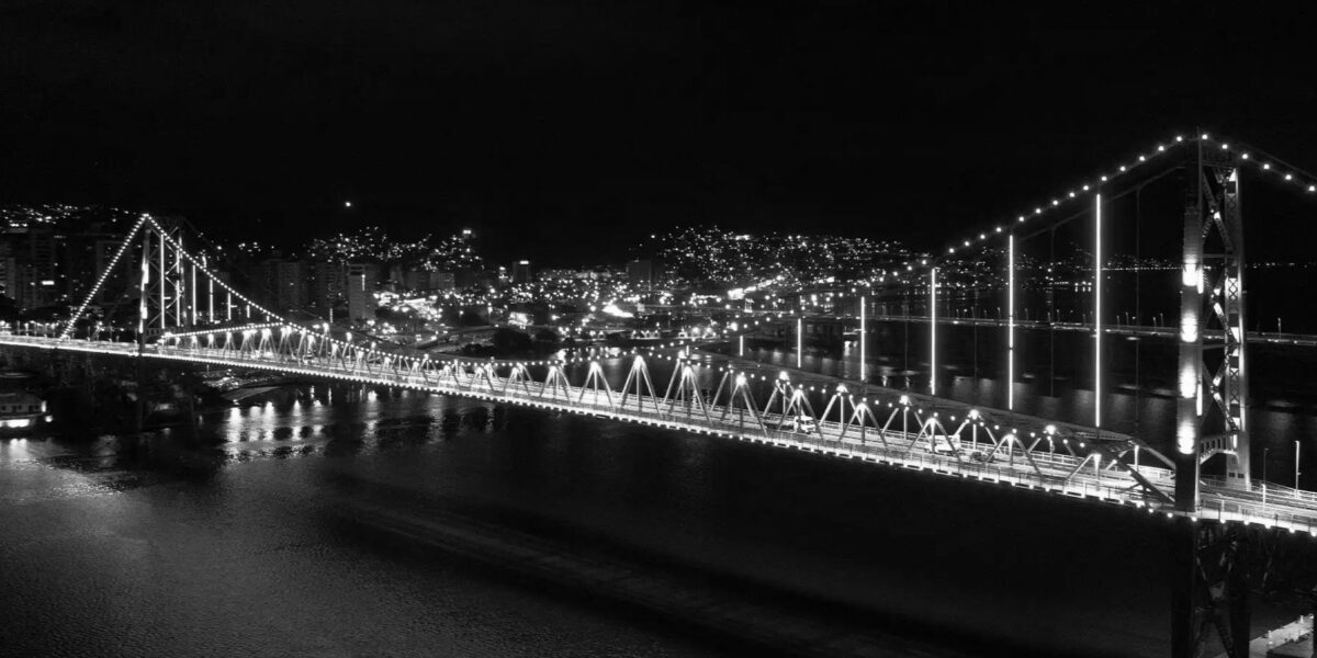 A DAMA DE FERRO FAZ CEM ANOS — E FLORIANÓPOLIS CELEBRA COM TUDO
